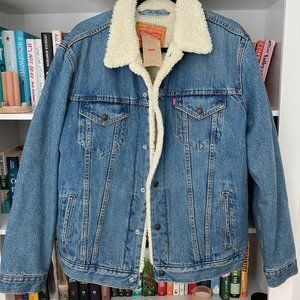 *BNWT* Men's Levi's jean jacket with sherpa